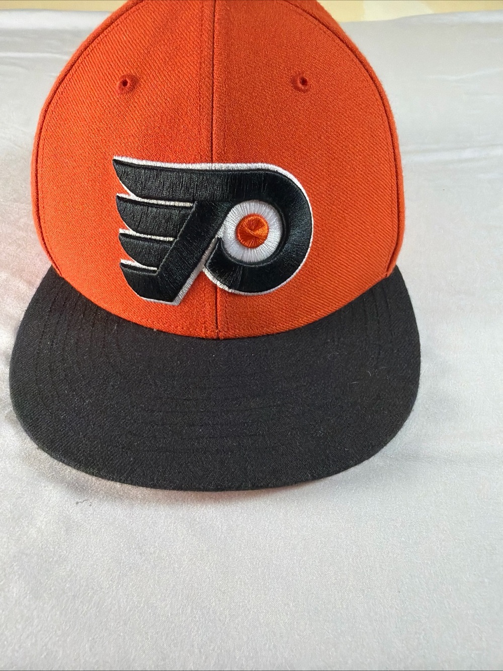 47 Men’s Orange and Black Philadelphia Flyers Logo Snapback Hat